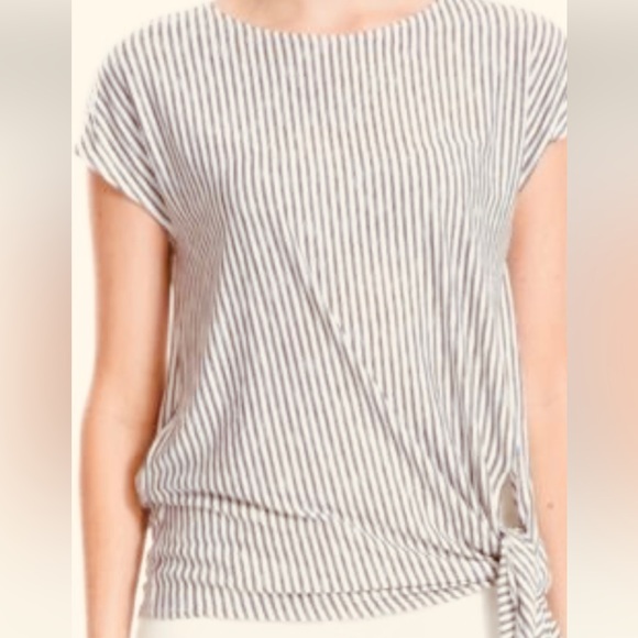 Max Studio Tie-Front Short Sleeve Top/Tunic - Picture 2 of 13